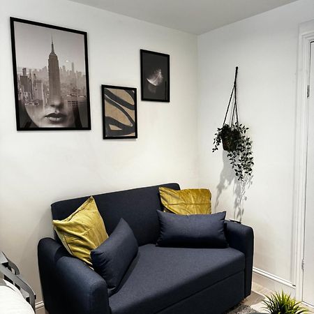 En-Suite Bedroom For Up To 4! Sofa Bed - Near Stratford London Bagian luar foto