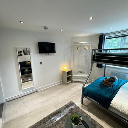 En-Suite Bedroom For Up To 4! Sofa Bed - Near Stratford London Bagian luar foto