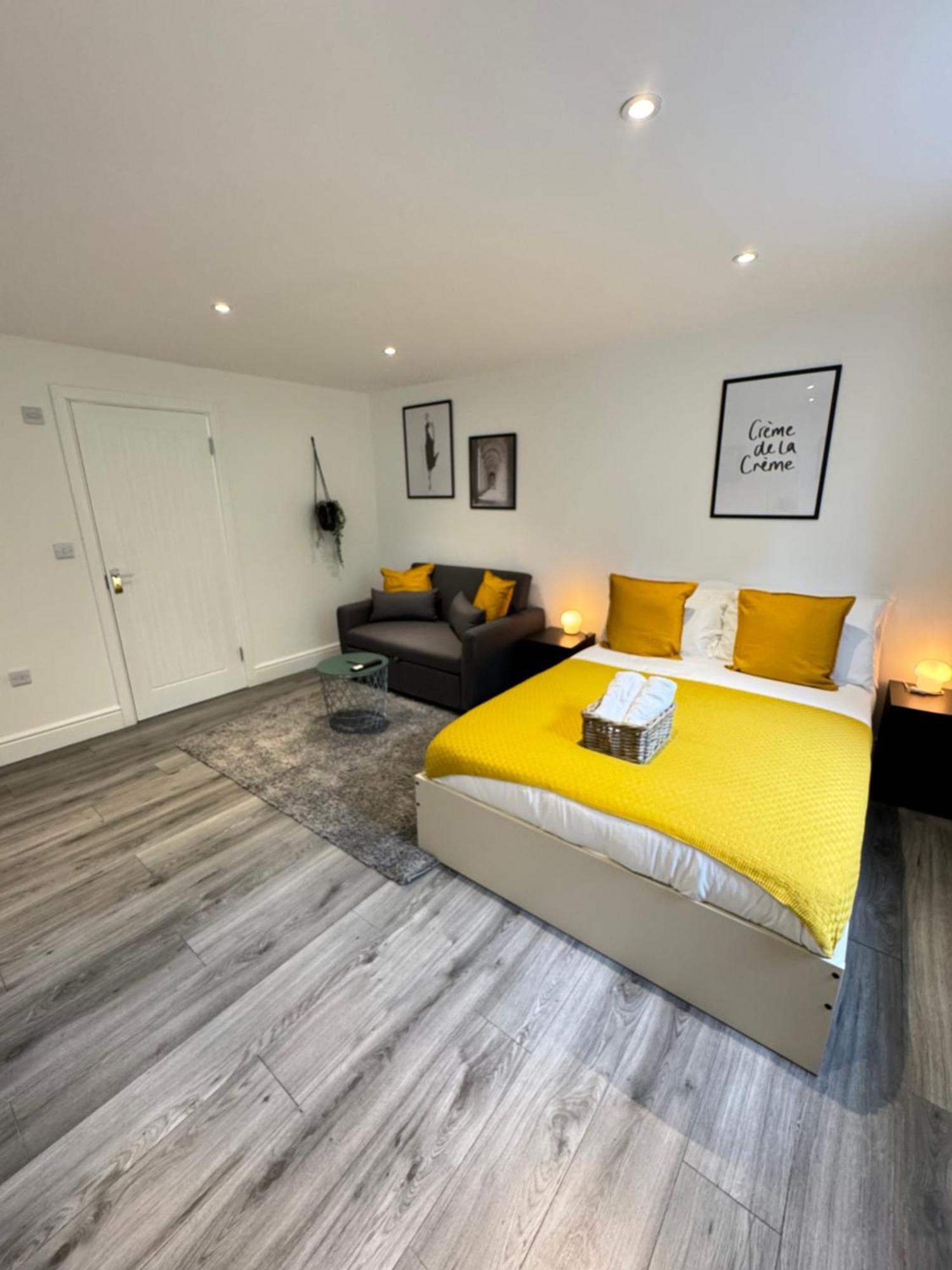 En-Suite Bedroom For Up To 4! Sofa Bed - Near Stratford London Bagian luar foto