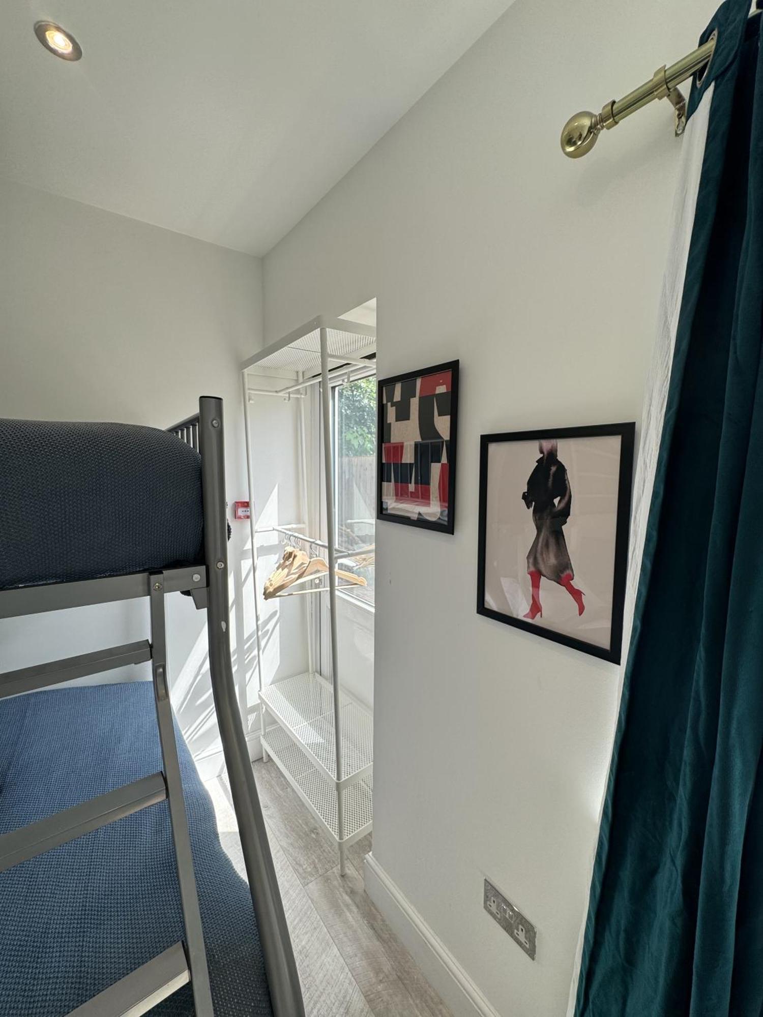 En-Suite Bedroom For Up To 4! Sofa Bed - Near Stratford London Bagian luar foto
