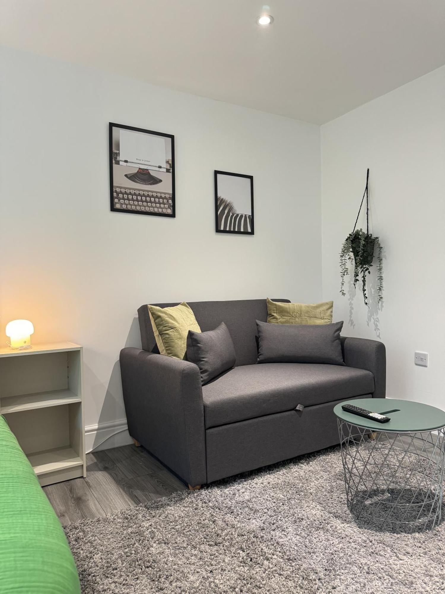 En-Suite Bedroom For Up To 4! Sofa Bed - Near Stratford London Bagian luar foto