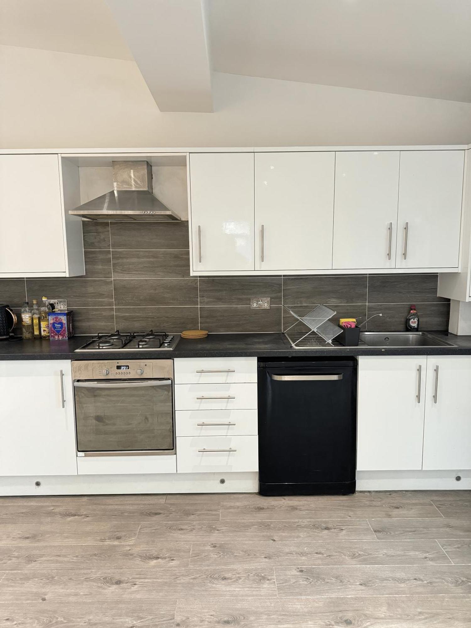 En-Suite Bedroom For Up To 4! Sofa Bed - Near Stratford London Bagian luar foto
