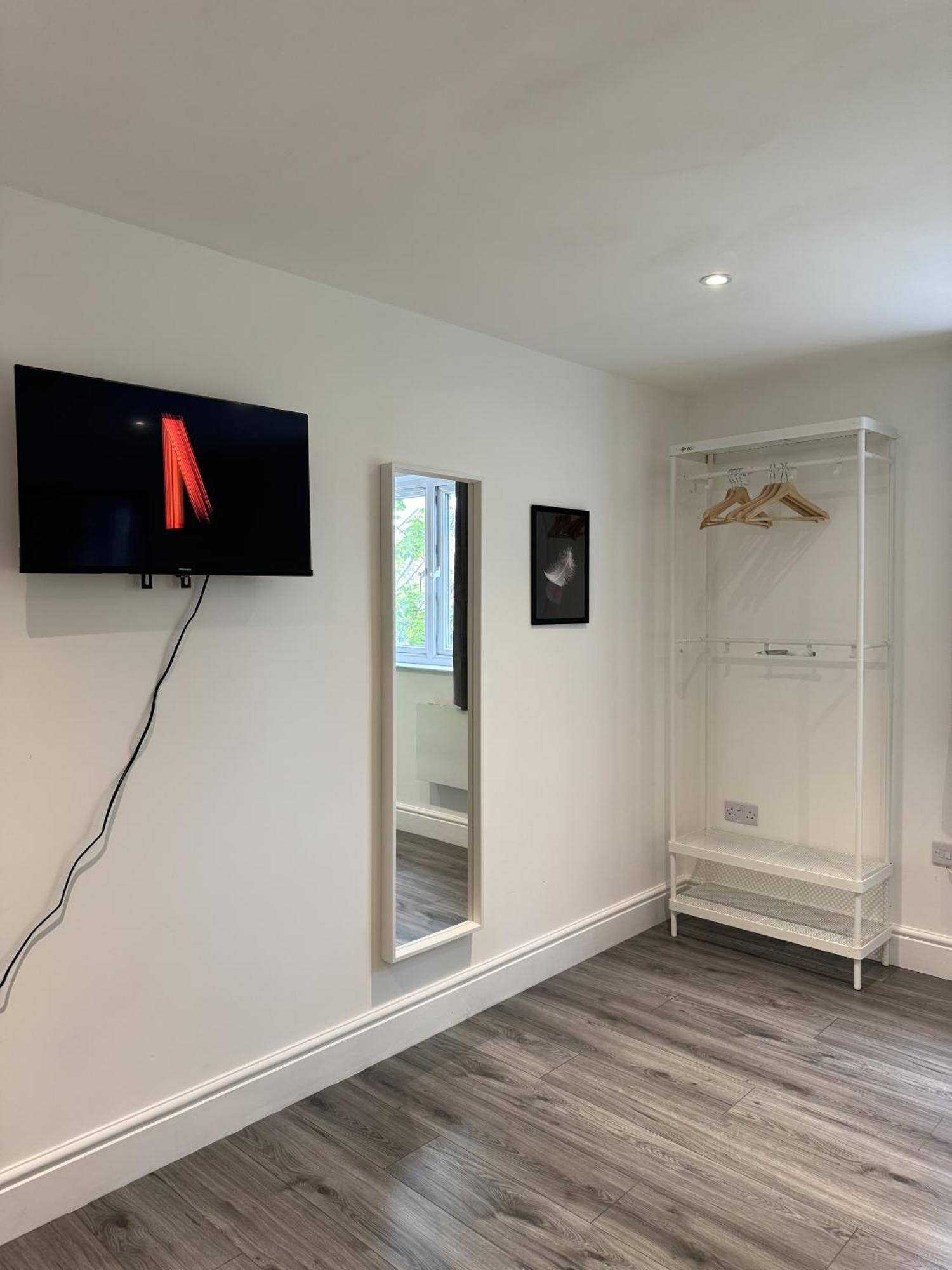 En-Suite Bedroom For Up To 4! Sofa Bed - Near Stratford London Bagian luar foto