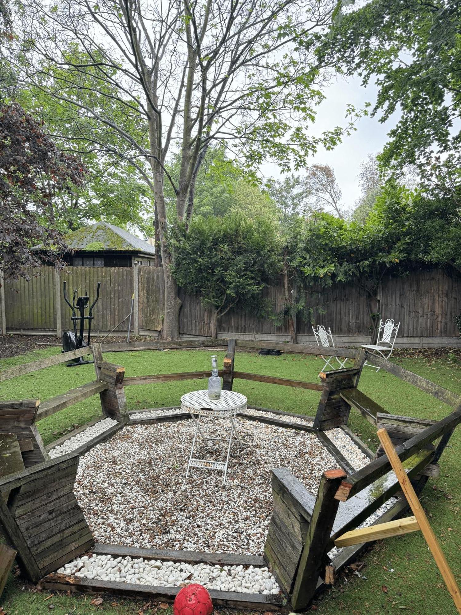En-Suite Bedroom For Up To 4! Sofa Bed - Near Stratford London Bagian luar foto