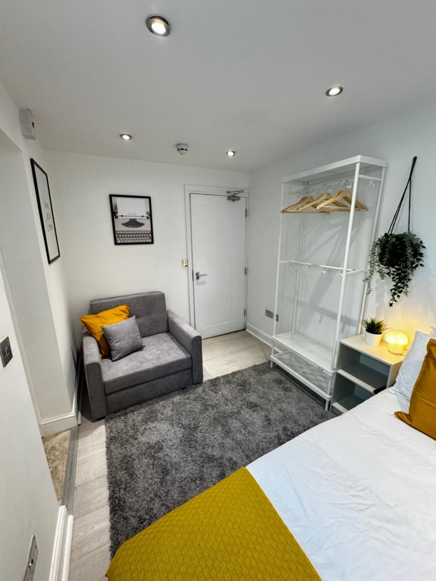 En-Suite Bedroom For Up To 4! Sofa Bed - Near Stratford London Bagian luar foto