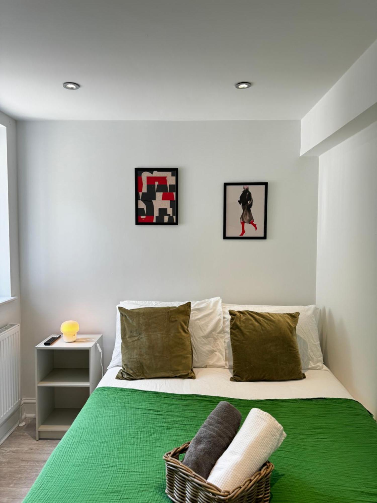 En-Suite Bedroom For Up To 4! Sofa Bed - Near Stratford London Bagian luar foto