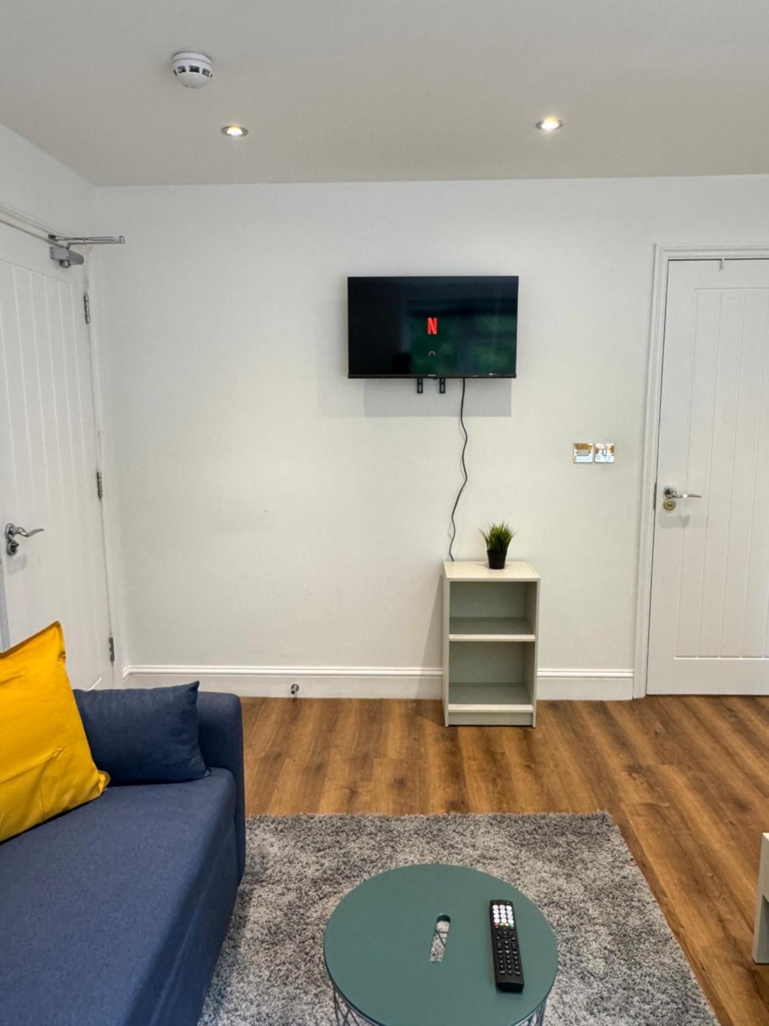 En-Suite Bedroom For Up To 4! Sofa Bed - Near Stratford London Bagian luar foto